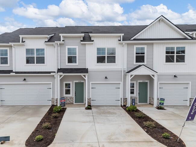 Primary Photo - Modern Comfort Meets Southern Charm – New ...