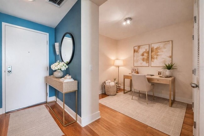 Building Photo - 1208 E Kennedy Blvd