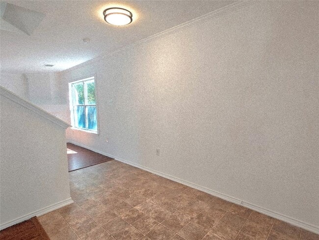 Building Photo - 1002 Keeshond Pl