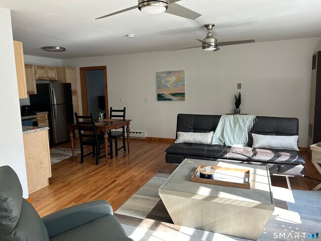 Building Photo - 28 Sugar St