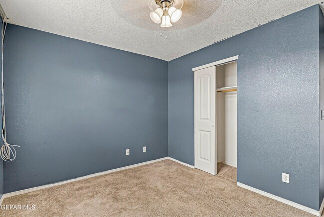 Building Photo - 11412 Flor Veronica Dr