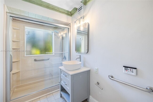 Building Photo - 1375 N Biscayne Point Rd