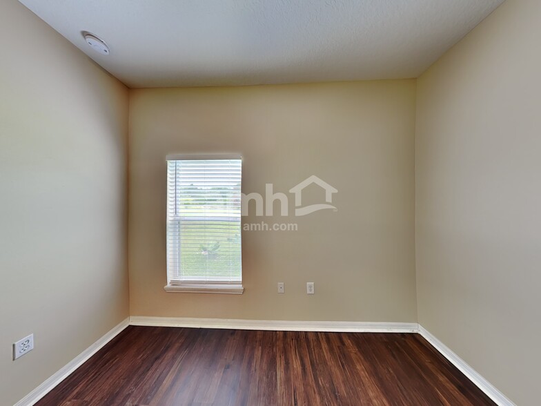 Building Photo - 3112 Dasha Palm Dr