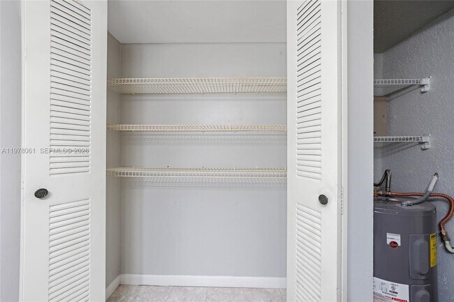 Building Photo - 2871 N Oakland Forest Dr