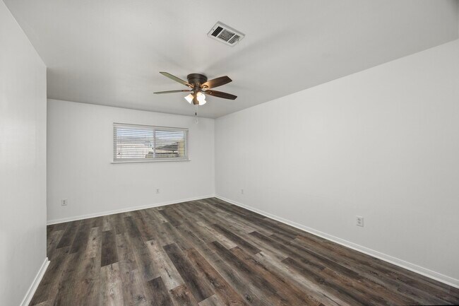 Building Photo - 1030 Lehman St