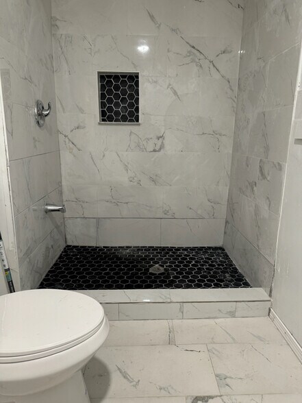 Building Photo - 7584 Hudson Ave