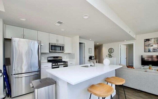 Building Photo - 2 Bedroom 2 Bathroom Modern Condo at The Lexicon, NoMa Neighborhood, Modern Appliances, Covered P...