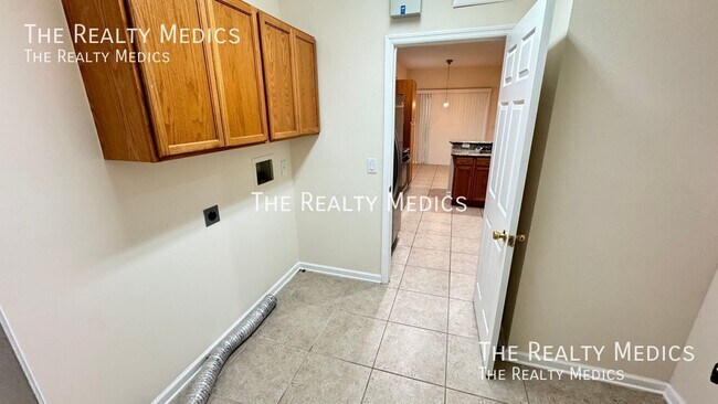Building Photo - 626 Fern Lake Dr