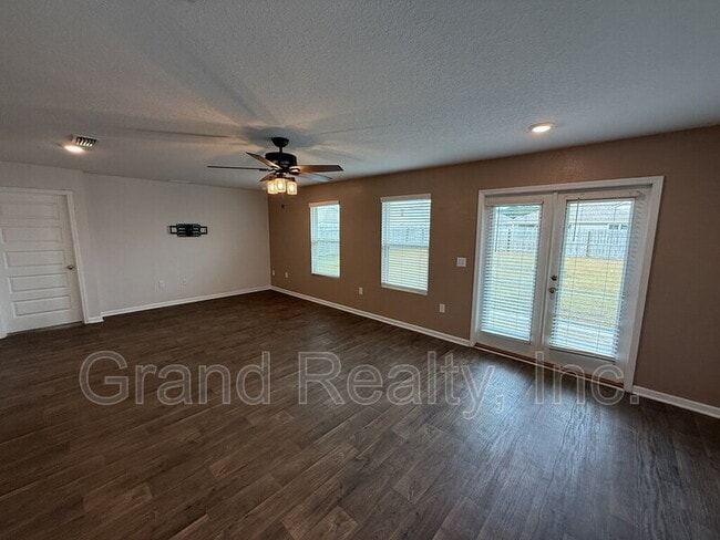 Building Photo - 5638 Tristan Ct