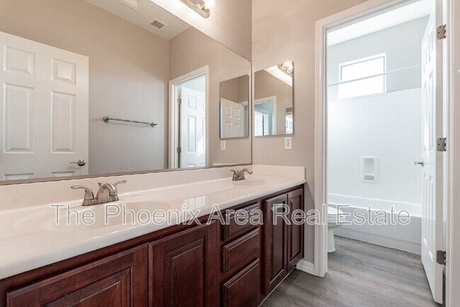 Building Photo - 3813 E Capricorn Pl