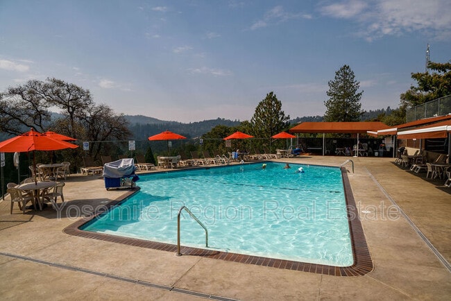 Building Photo - 20415 Pine Mountain Dr