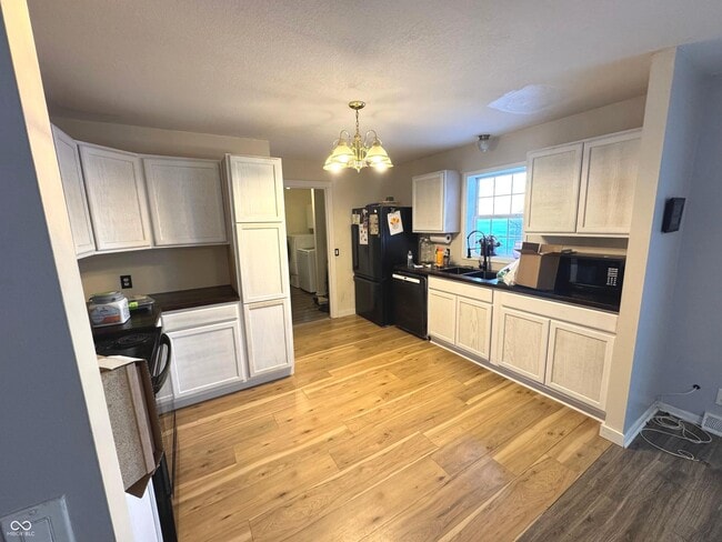 Building Photo - 2717 W 186th St