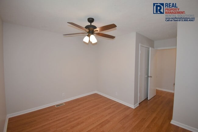Building Photo - Spacious 3BR/2.5BA in Murfreesboro!