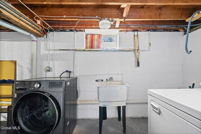 Building Photo - 234 Osborne Rd