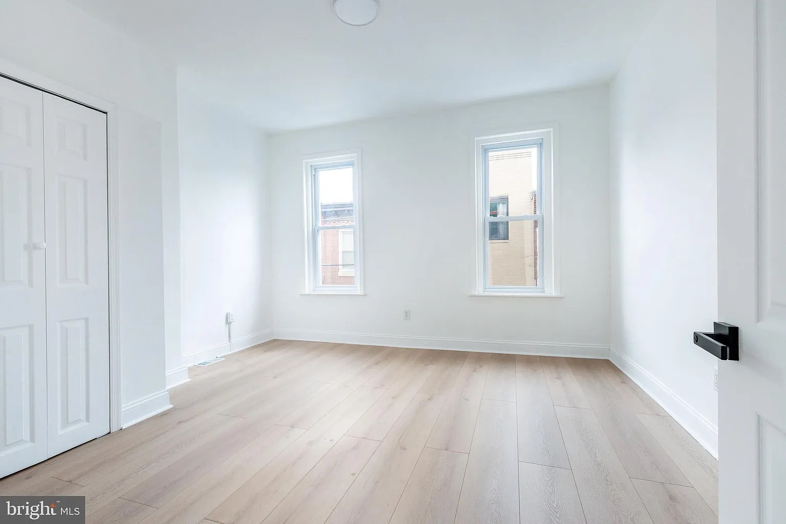 Building Photo - 2133 Latona St