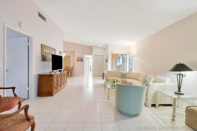 Building Photo - 13759 Date Palm Ct