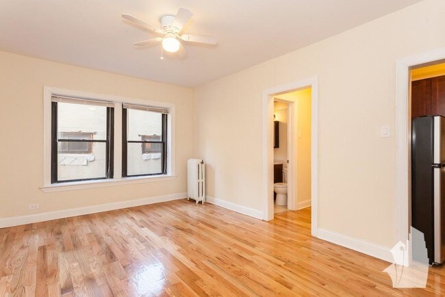 Primary Photo - 1164 N Dearborn-208