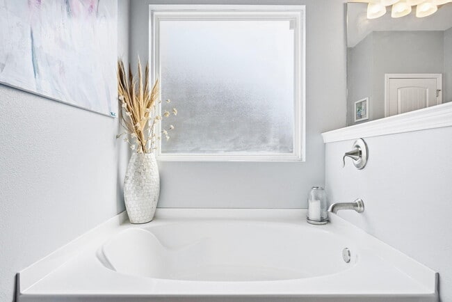 Building Photo - 374 Lilly Bell Ln