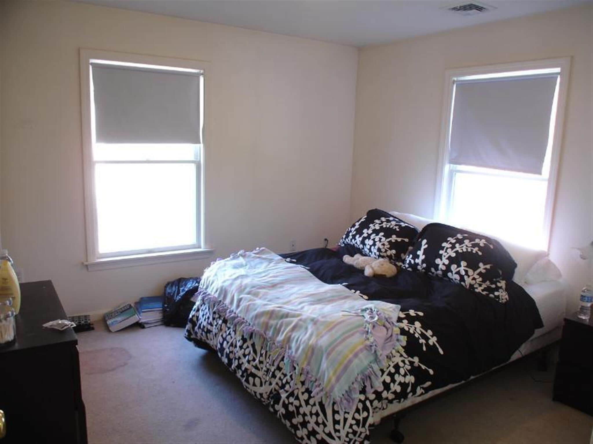 Building Photo - 10 Kent Ct