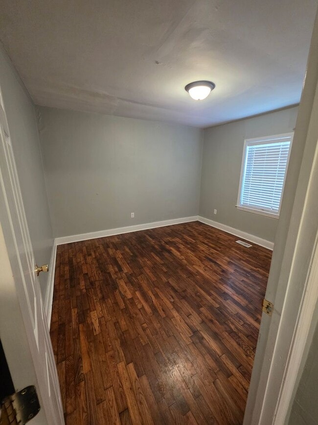 Building Photo - SPECIAL: 1st months rent FREE if lease is signed in December: 2 Bedroom 1 Bath House with storage...