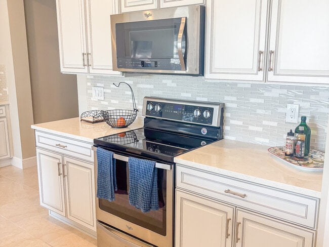 Building Photo - 24244 Gallberry Dr