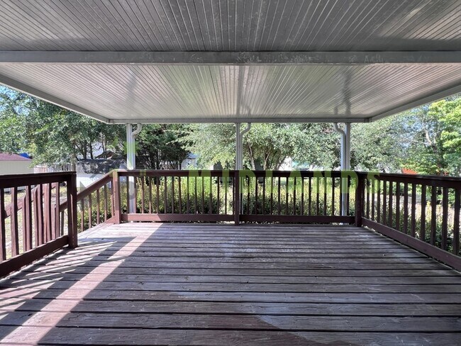 Building Photo - 113 Lake Shire Dr