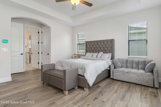 Building Photo - 8212 Paragrass Ave