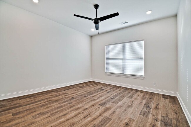 Building Photo - 336 Turnberry Ct