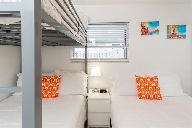 Building Photo - 1469 NW 10th St