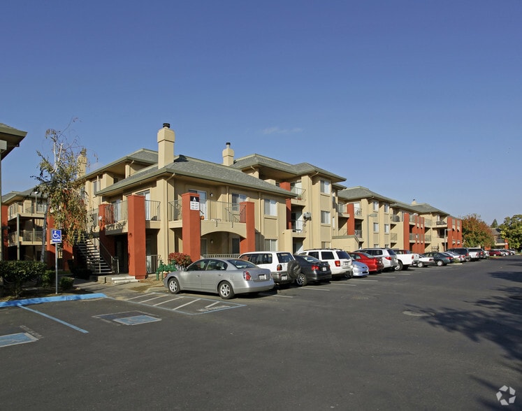 Lakeshore Apartments 1175 Lake Blvd Davis CA 95616 Apartment Finder