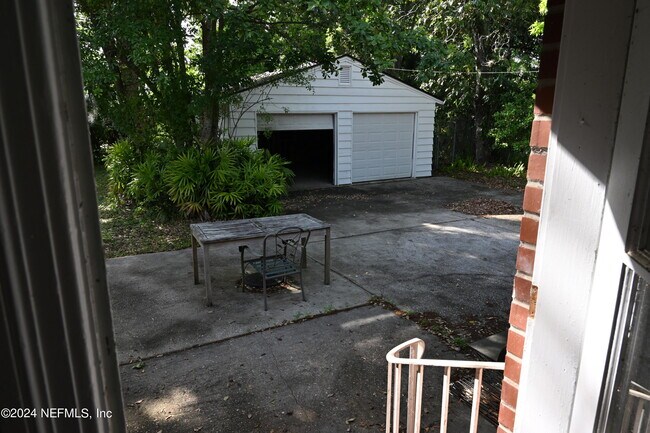 Building Photo - 5054 Pirates Cove Rd