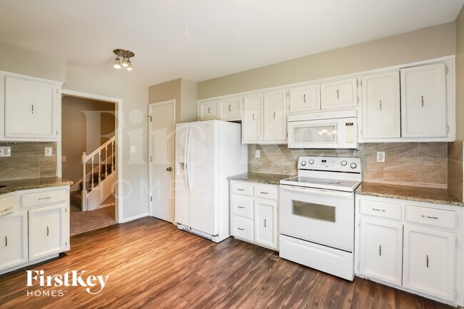 Building Photo - 5813 NW Aspen Ln