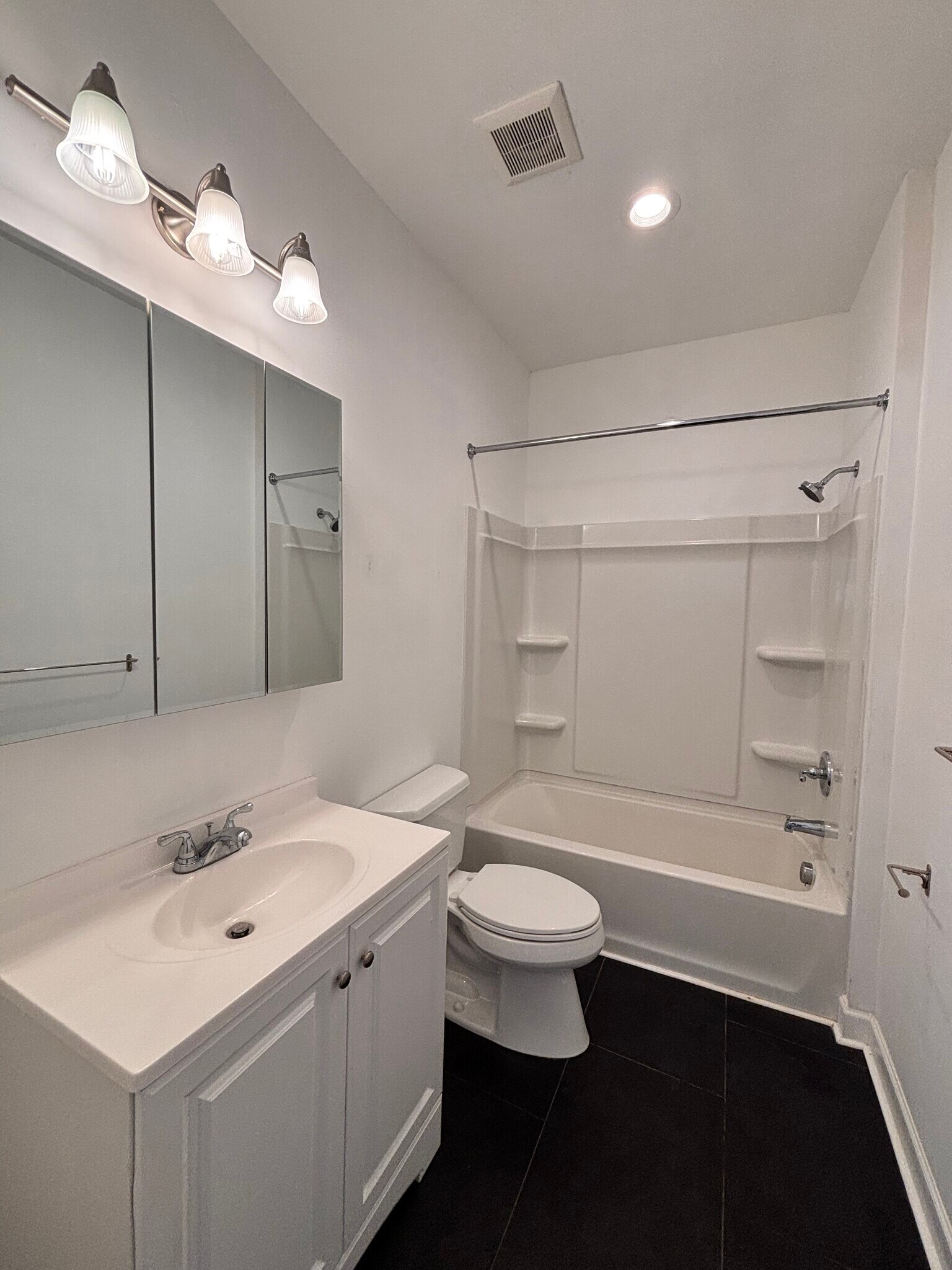 Building Photo - 620 Massey Ave