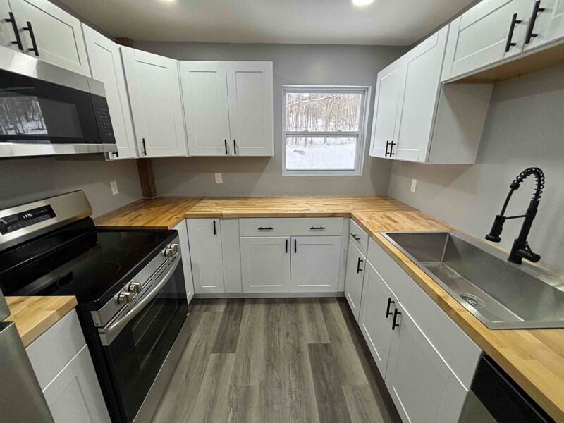 Building Photo - 3685 E Brutus St