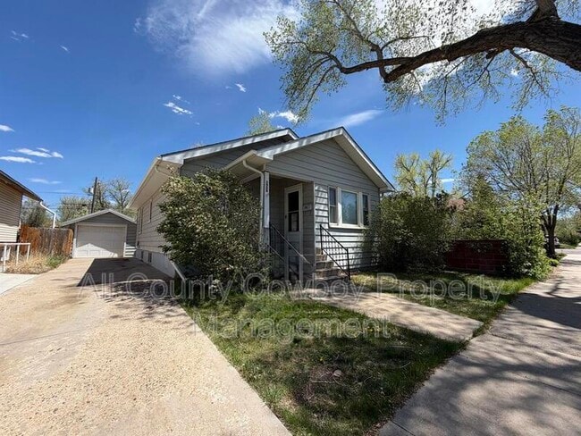 Building Photo - 557 N 8th St