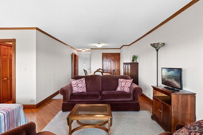 Building Photo - 151 Tremont St