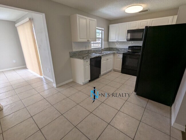 Building Photo - 3153 Lodi Dr