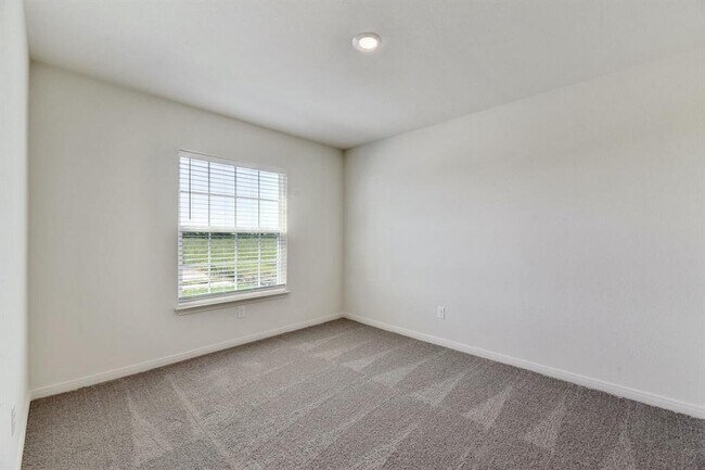 Building Photo - 18520 Quiet Range Dr