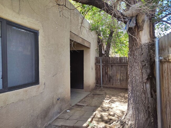Building Photo - COMING SOON Newly Remodled -2BR Unit with Fenced back yard