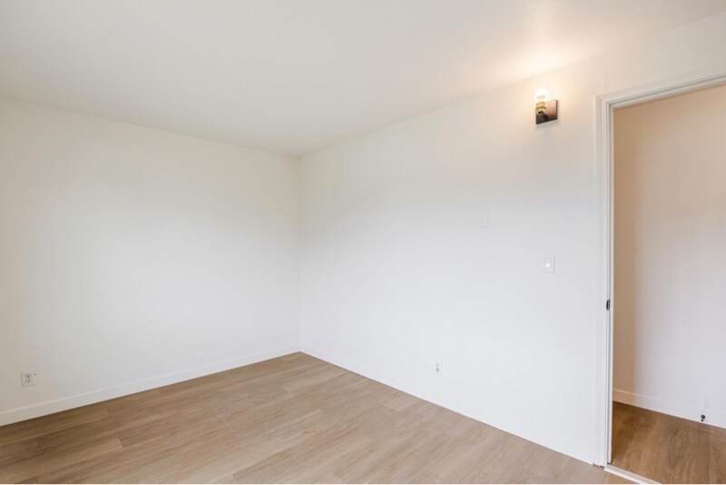 Building Photo - 9111 NE 73rd St