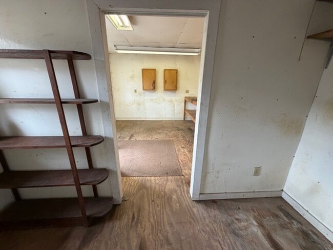 Building Photo - Elon