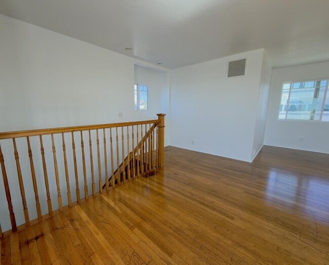 Building Photo - 731 Beryl St