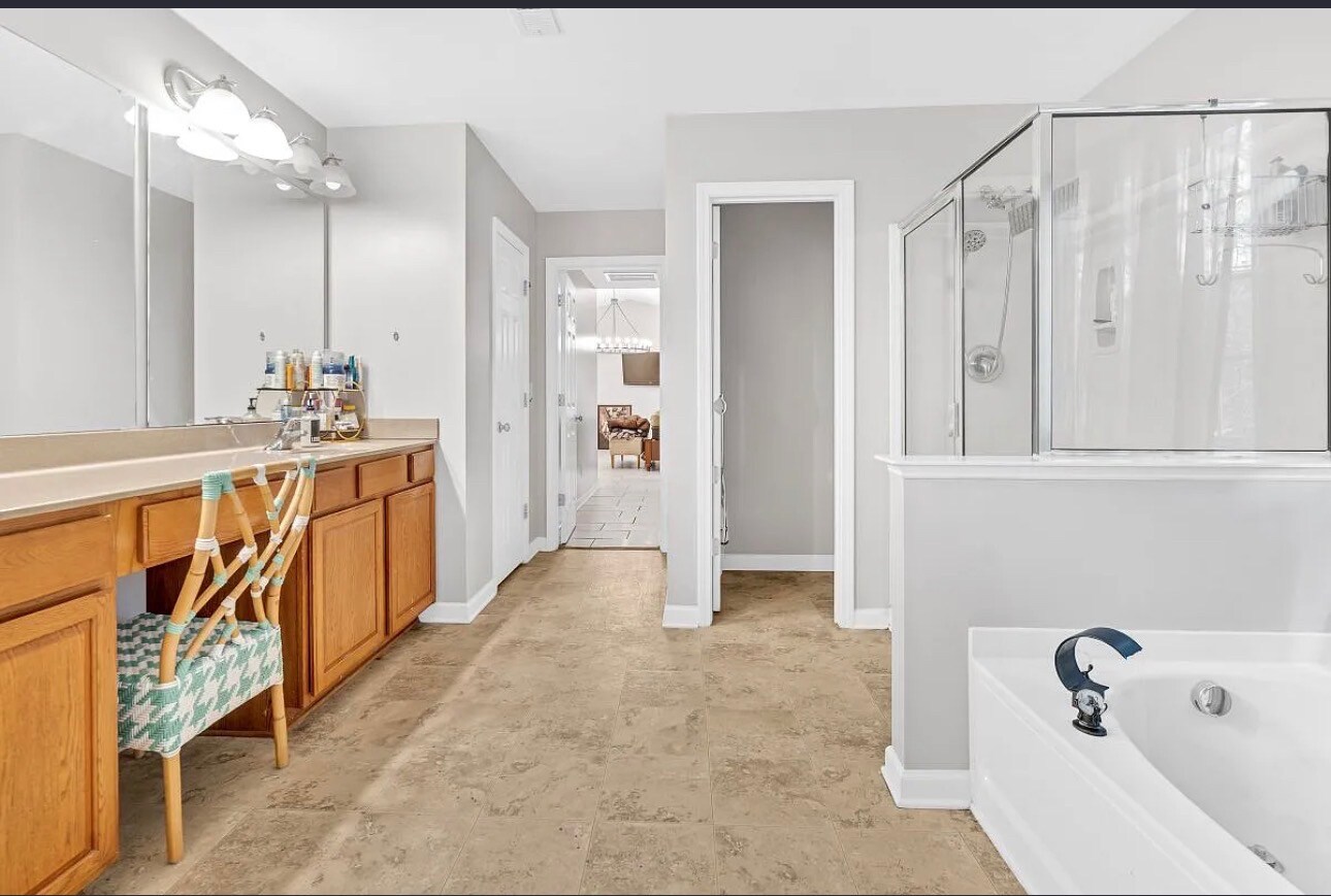 Building Photo - Room in House on Stonewood Pines Dr