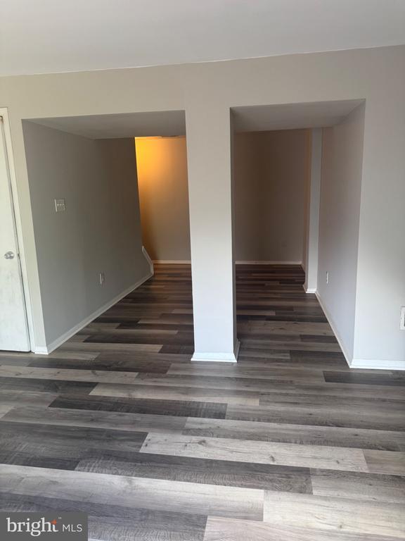 Building Photo - 1404 Elm Grove Cir