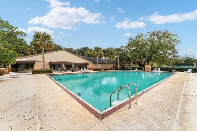 Building Photo - 1706 SW 27th St