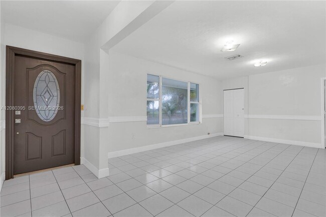 Building Photo - 9441 SW 27th Dr