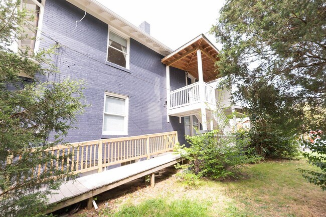 Building Photo - 501 Steele St