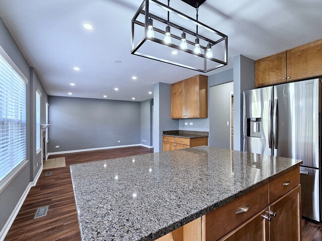 Building Photo - 464 Lancaster Dr