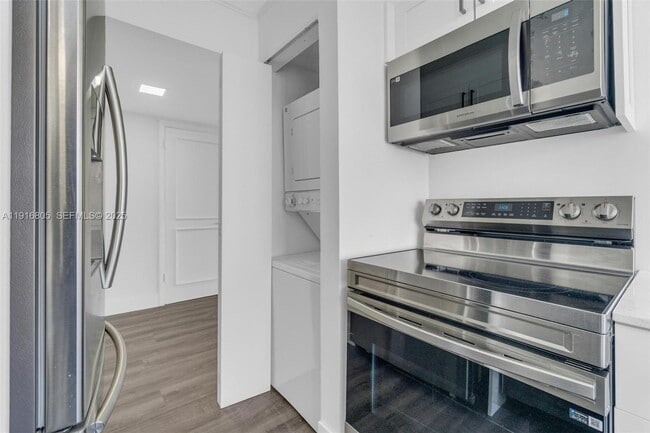 Building Photo - 3589 S Ocean Blvd