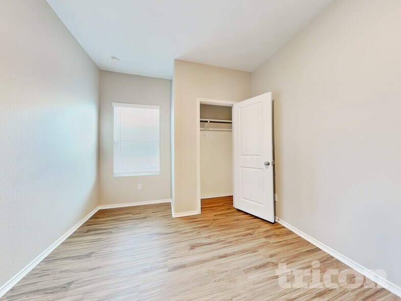 Building Photo - 108 Mica Trl